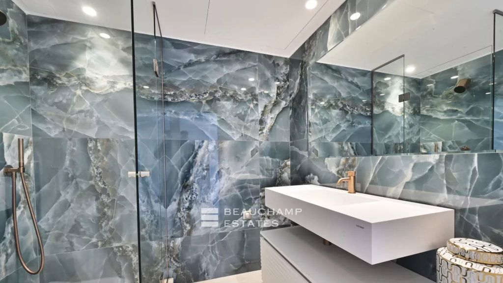 Charming Apartment Overlooking La Croisette