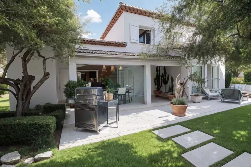 CHARMING BASTIDE – BEAUTIFUL ADDRESS