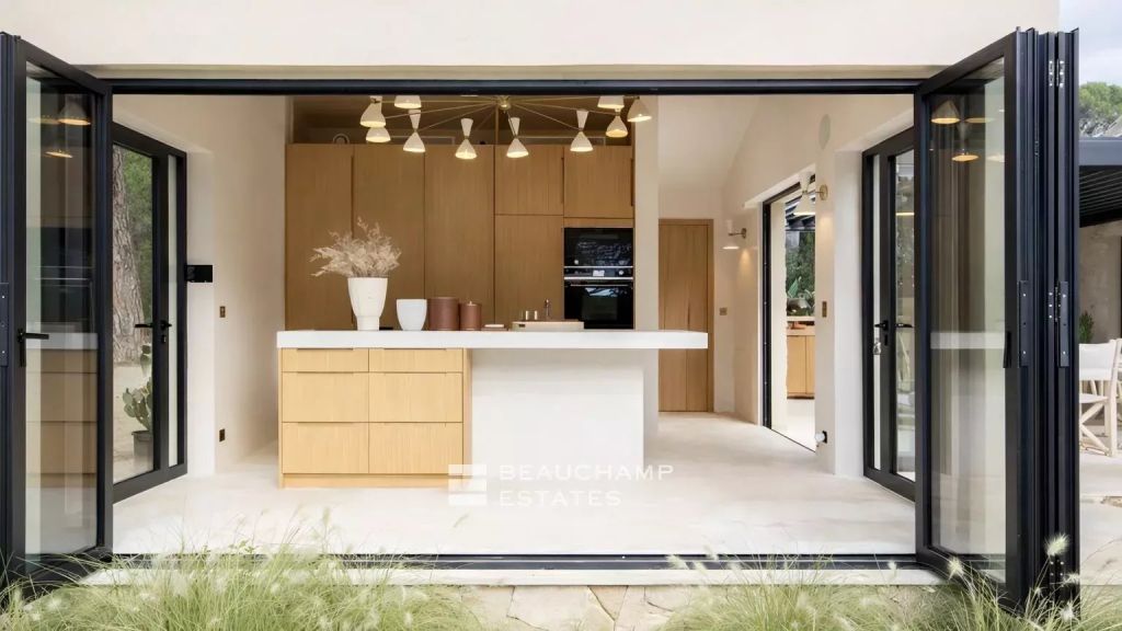 Charming luxury villa just steps from the Pampelonne beaches