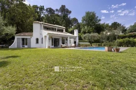 Charming property in a peaceful environment