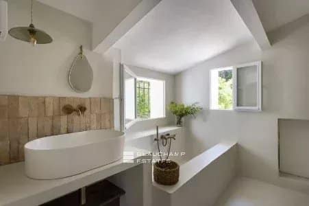 Charming property in a peaceful environment