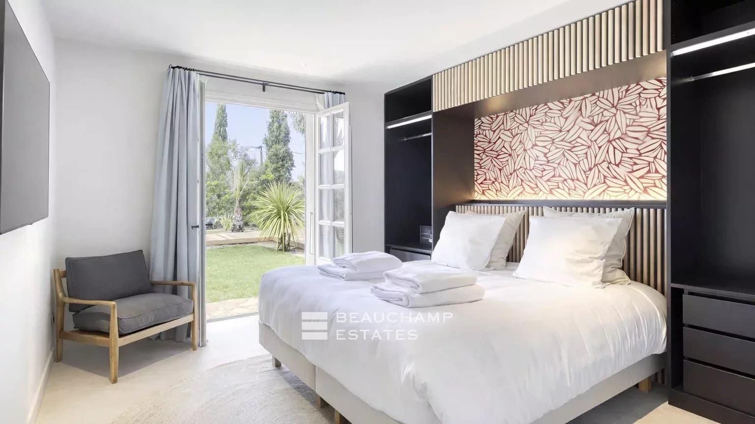 Charming Provençal villa full of character, just moments from Pampelonne Beach Charming Provençal villa full of character, just moments from Pampelonne Beach