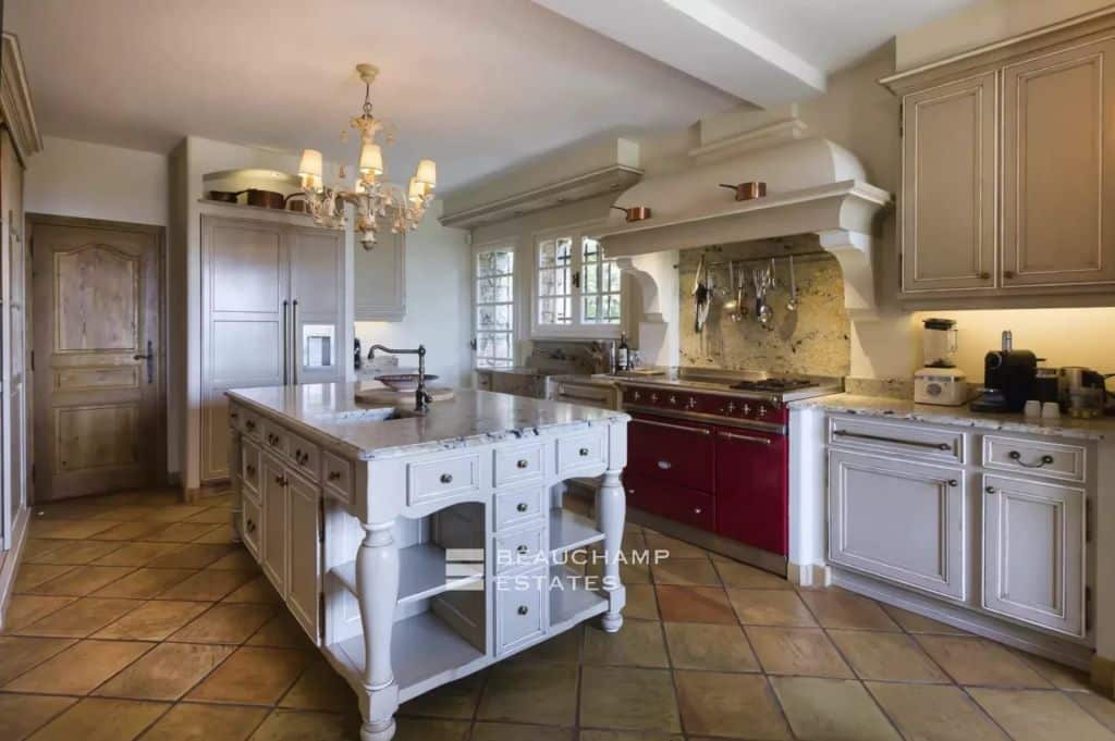 Charming Provencal Villa in Le Cannet with Panoramic Sea View