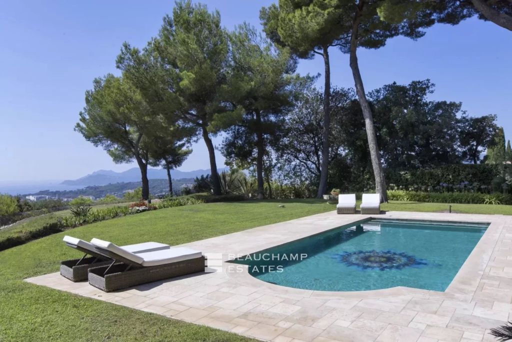 Charming Provencal Villa in Le Cannet with Panoramic Sea View