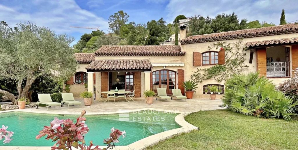 Charming Villa with Panoramic Sea and Estérel Views in Mandelieu-la-Napoule