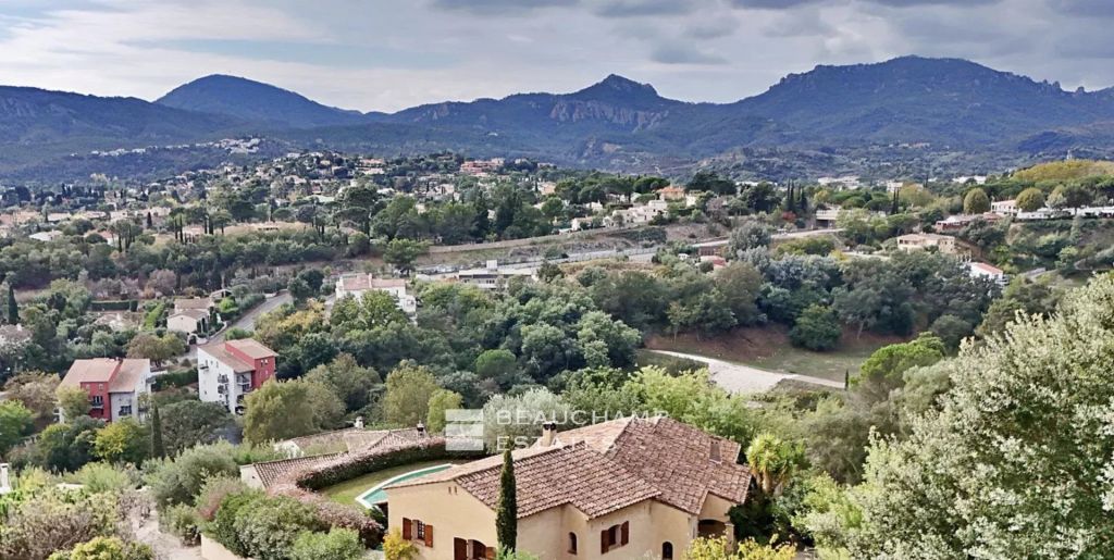 Charming Villa with Panoramic Sea and Estérel Views in Mandelieu-la-Napoule