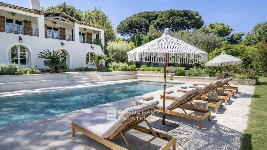 Chic neo-Provençal villa just steps from the centre of Saint-Tropez