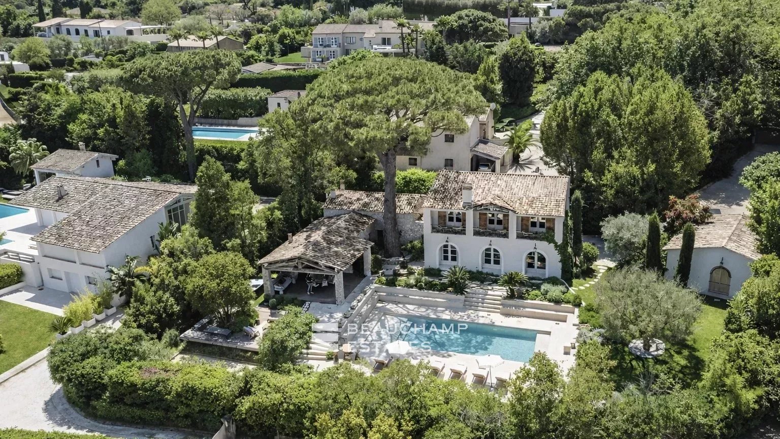 Chic neo-Provençal villa just steps from the centre of Saint-Tropez Chic neo-Provençal villa just steps from the centre of Saint-Tropez