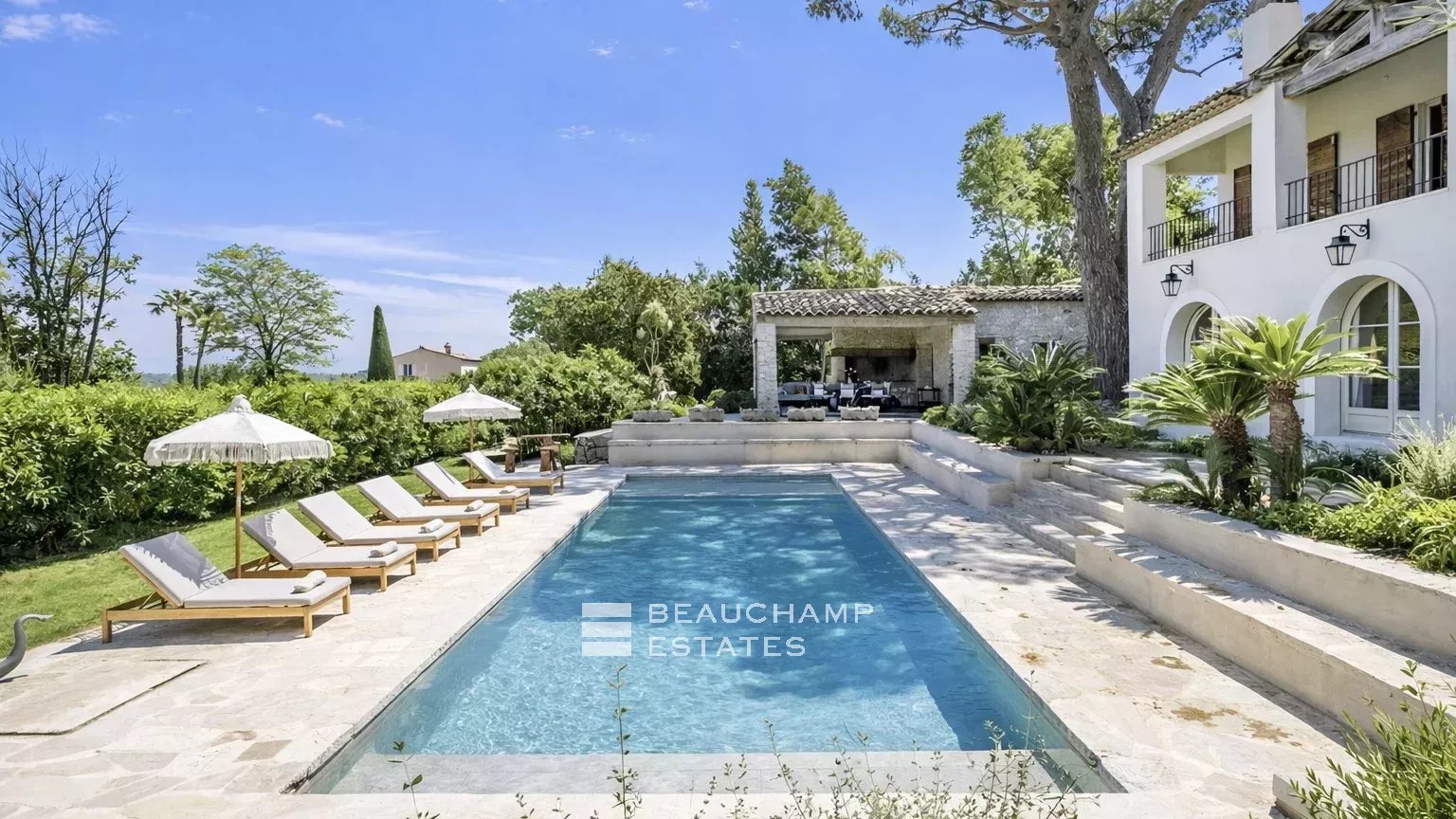 Chic neo-Provençal villa just steps from the centre of Saint-Tropez Chic neo-Provençal villa just steps from the centre of Saint-Tropez