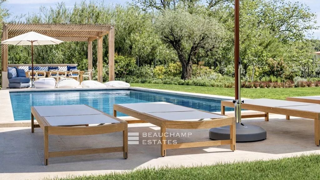 Chic new-build villa just steps from the center of Saint-Tropez and Canoubiers Beach