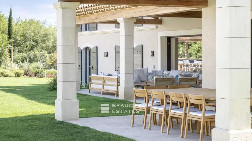 Chic new-build villa just steps from the center of Saint-Tropez and Canoubiers Beach