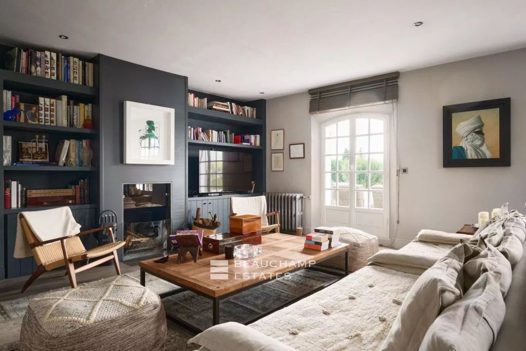 Co-Exclusive – Charming 5-bedroom property – Valbonne