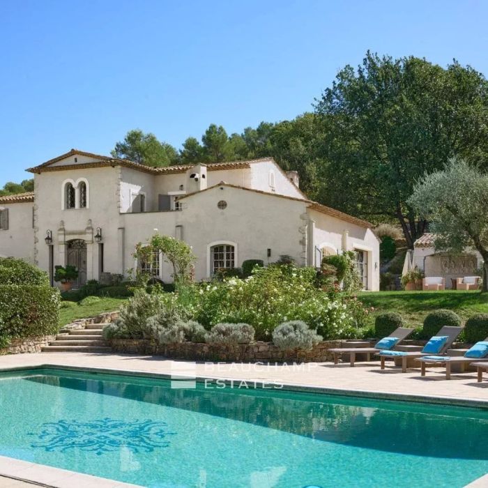 Propriété de charme avec 5 chambres – Valbonne