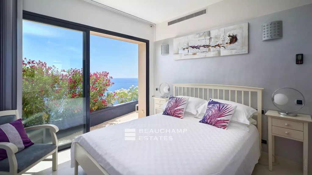 Contemporary 4-bedroom villa with panoramic sea views – Èze