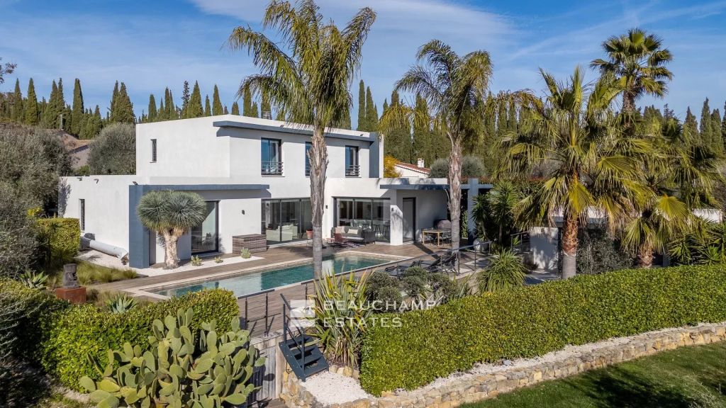 Contemporary 4-bedroom villa with pool – Valbonne