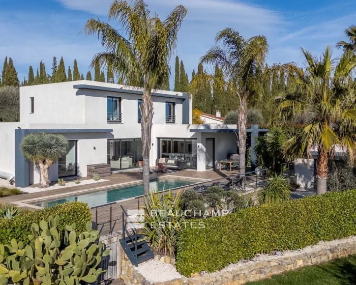 Contemporary 4-bedroom villa with pool – Valbonne