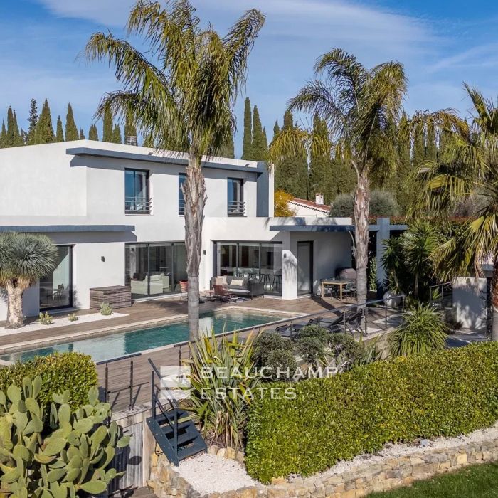 Villa contemporaine 4 chambres avec piscine – Valbonne