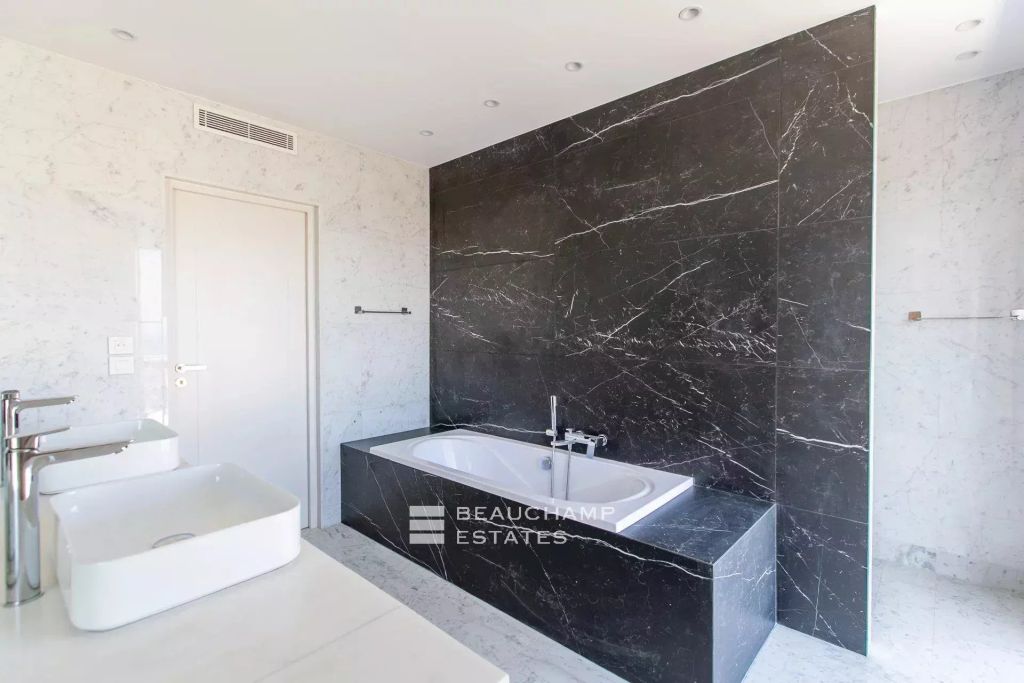 Contemporary 6-Bedroom Villa with Panoramic Sea View – Cap d’Antibes