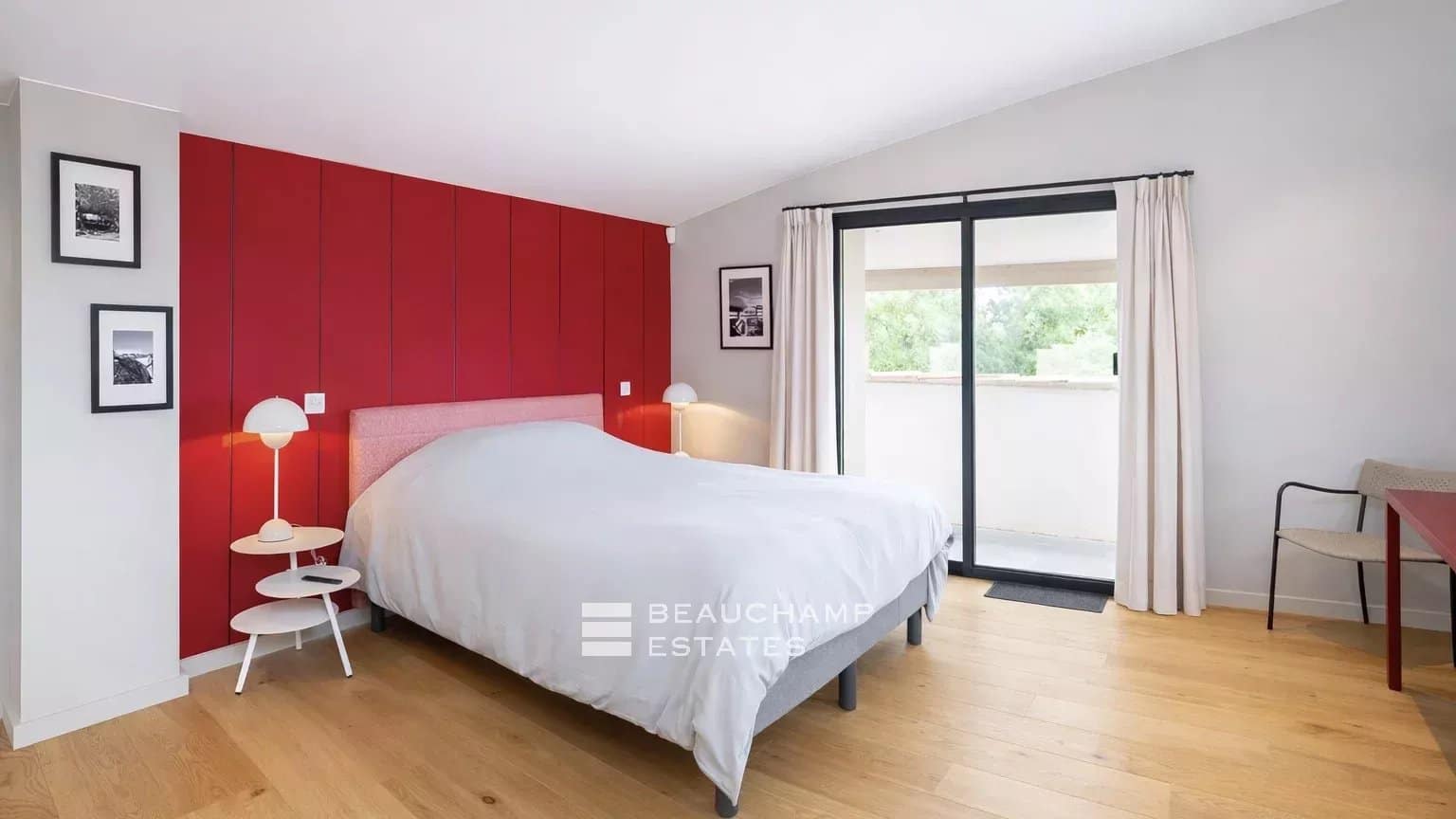 Contemporary Provençal property just a few minutes from the Pampelonne beaches Contemporary Provençal property just a few minutes from the Pampelonne beaches