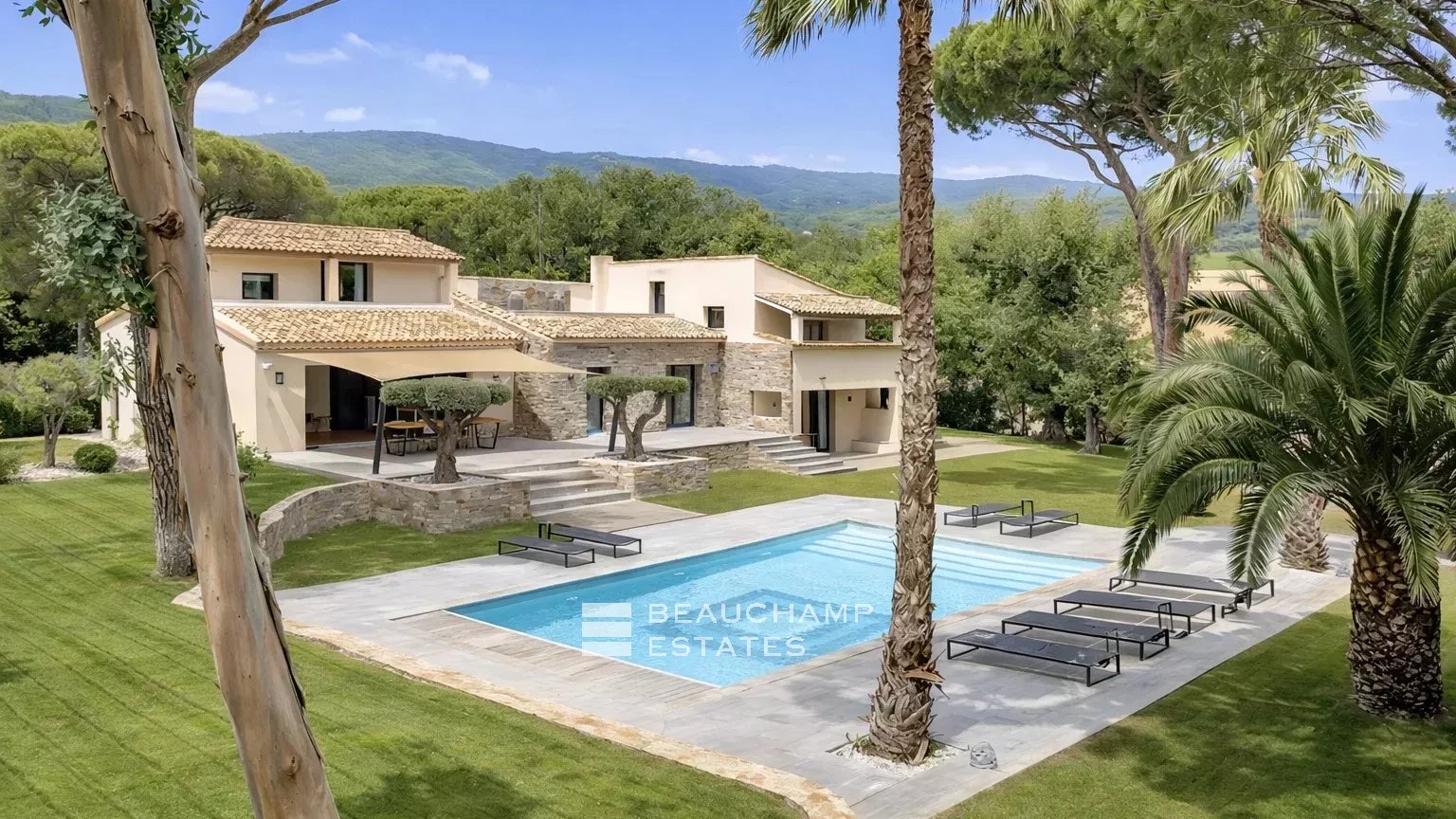 Contemporary Provençal property just a few minutes from the Pampelonne beaches Contemporary Provençal property just a few minutes from the Pampelonne beaches