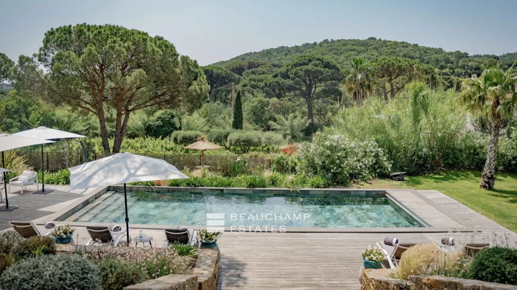 Contemporary villa in the heart of a prestigious area of ​​Ramatuelle