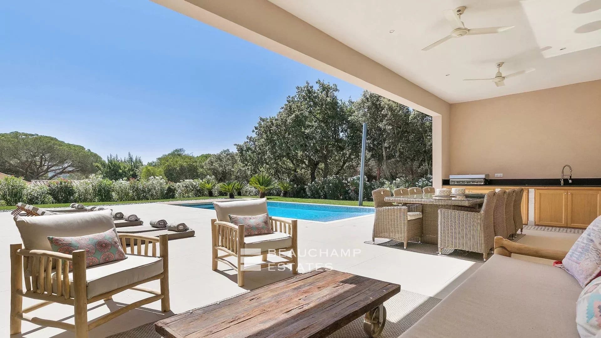 Contemporary villa just moments from the famous Pampelonne beaches Contemporary villa just moments from the famous Pampelonne beaches