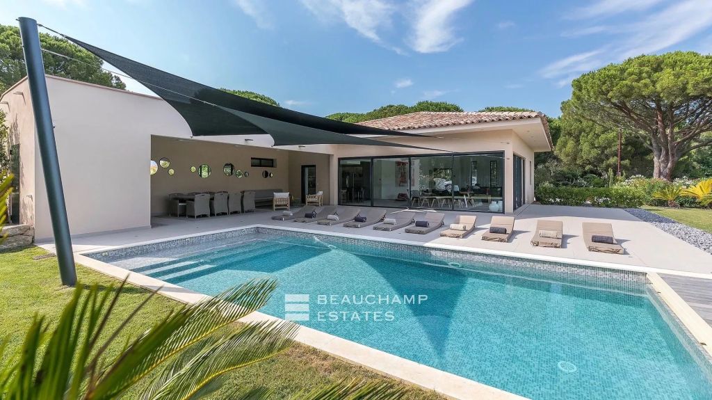 Contemporary villa just moments from the famous Pampelonne beaches