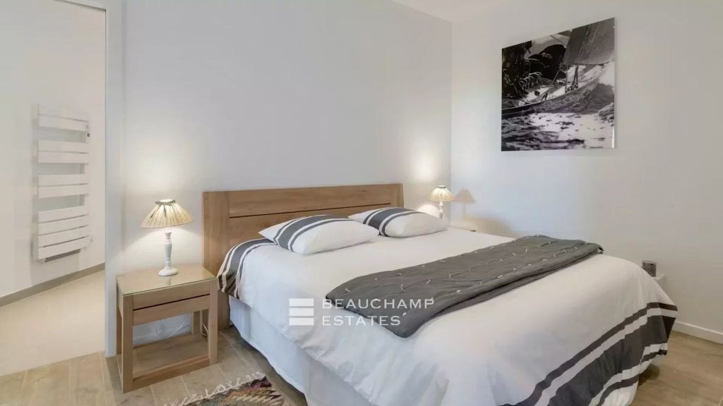 Contemporary villa just moments from the famous Pampelonne beaches