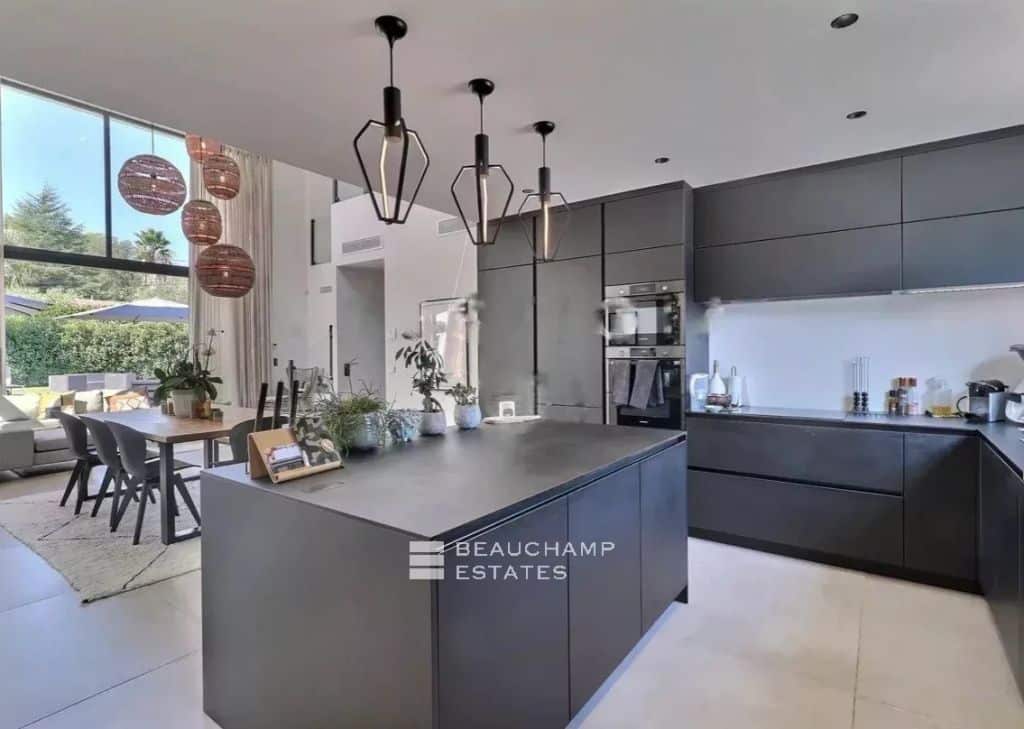 Contemporary Villa – Walking distance to the Village – Valbonne