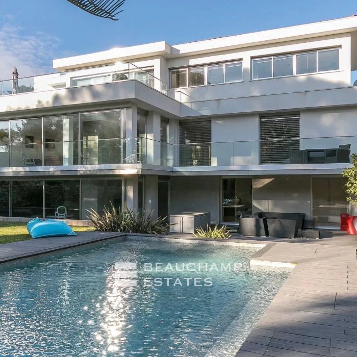 Villa Contemporaine de 5 chambres