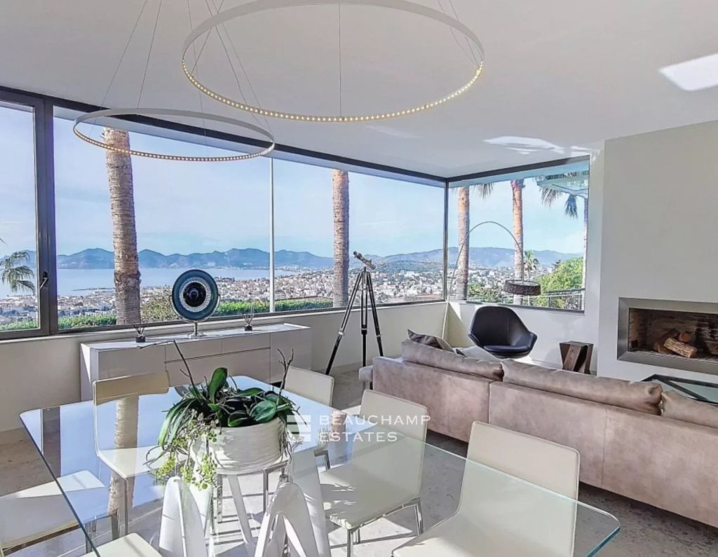 Contemporary Villa with Panoramic Sea View