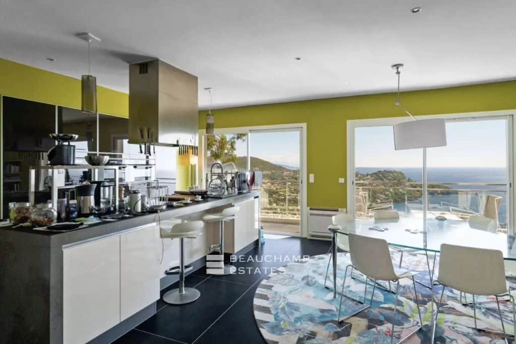 Contemporary Villa with Panoramic Sea Views – Le Trayas