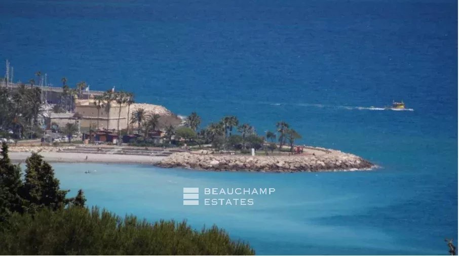 Contemporary villa with sea view in Roquebrune Cap Martin