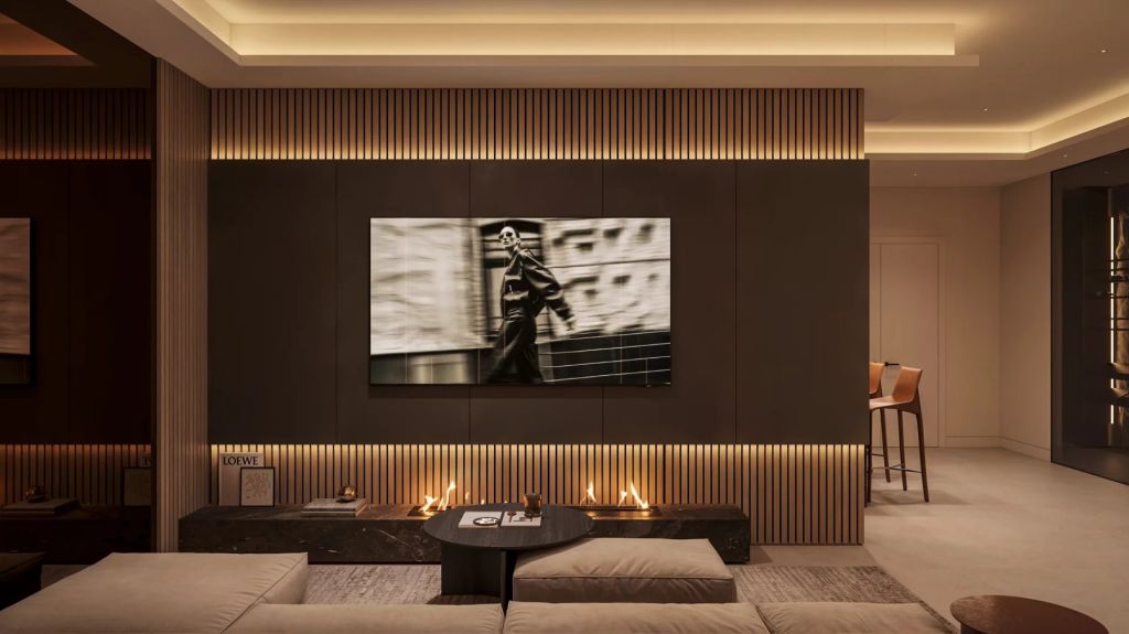 Contemporary Villa with South-Facing Views in New Development