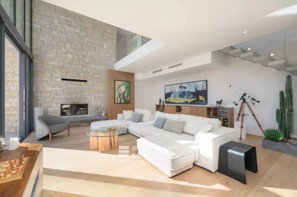 Contemporary Villa with Stunning Golf Views – Valbonne