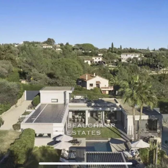 Villa Contemporaine proche Village