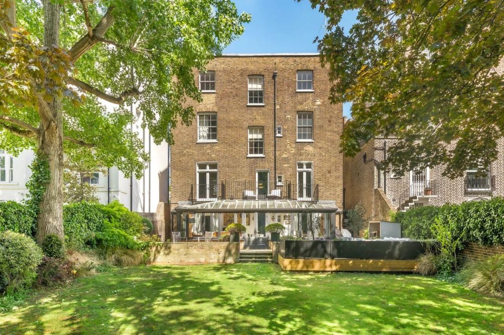 Deatched family home with beautiful garden