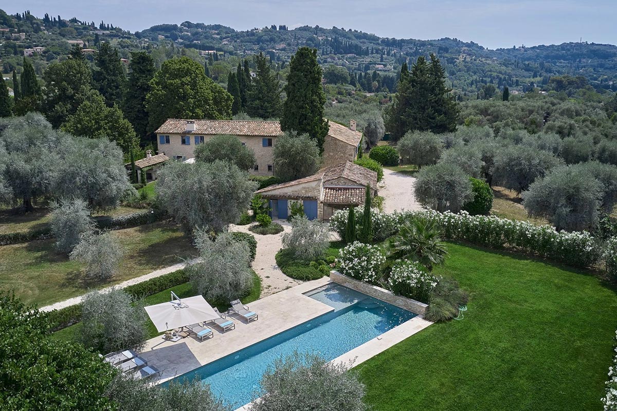 private gate | Beauchamp Estates private gate grasse | Beauchamp Estates