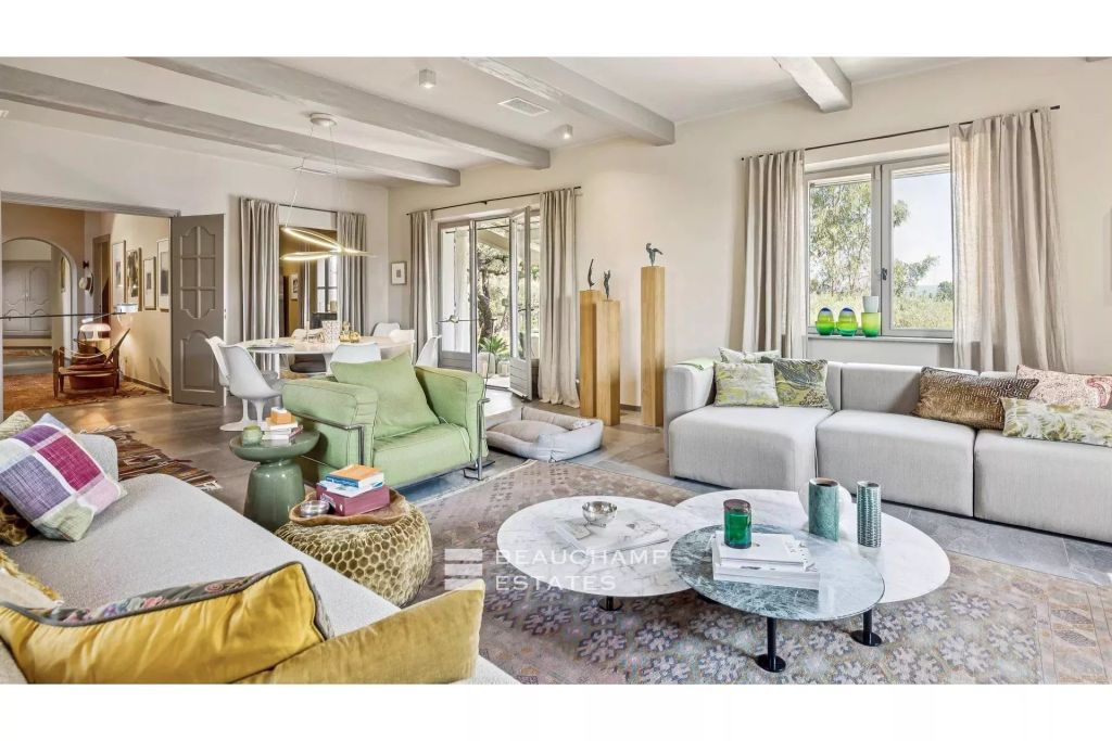 Elegance & Prestige – Exceptional Property with Panoramic Views Over Provence