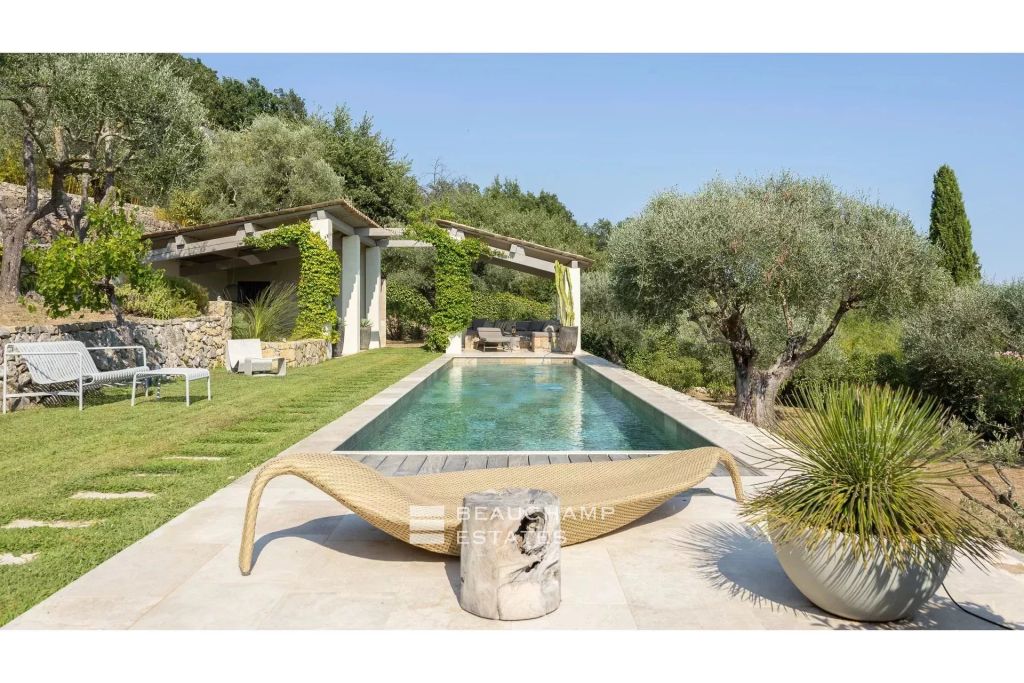 Elegance & Prestige – Exceptional Property with Panoramic Views Over Provence
