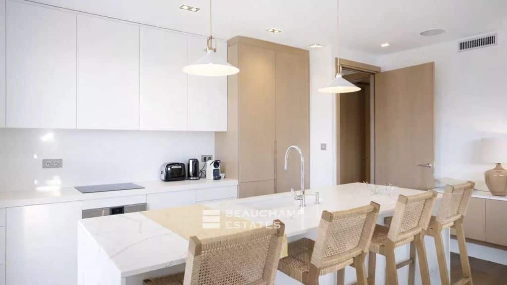 Elegant contemporary villa enjoying views over the village, in the heart of Saint-Tropez