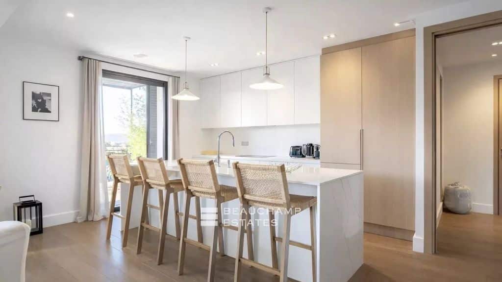 Elegant contemporary villa enjoying views over the village, in the heart of Saint-Tropez