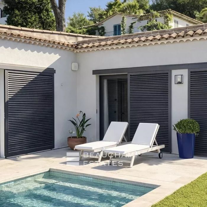 Elegant contemporary villa enjoying views over the village, in the heart of Saint-Tropez