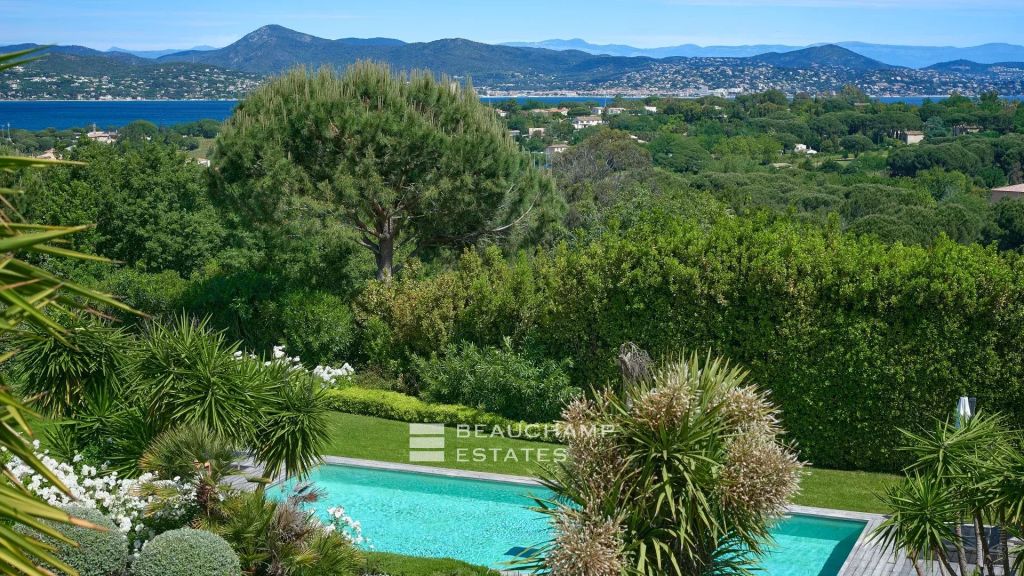 Elegant property with hillside and sea views, located a few minutes from the centre of Saint-Tropez