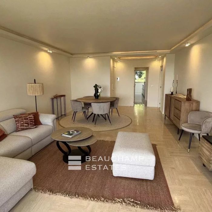 Élégant 4 pièces rénové avec vue mer – Basse Californie / Rue d’Antibes