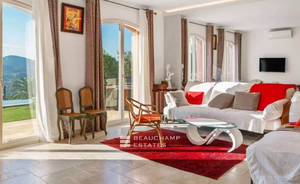 Elegant Residence with Sea Views on the Heights of Mandelieu-la-Napoule