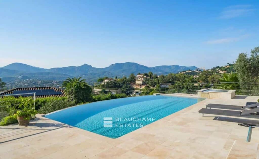 Elegant Residence with Sea Views on the Heights of Mandelieu-la-Napoule