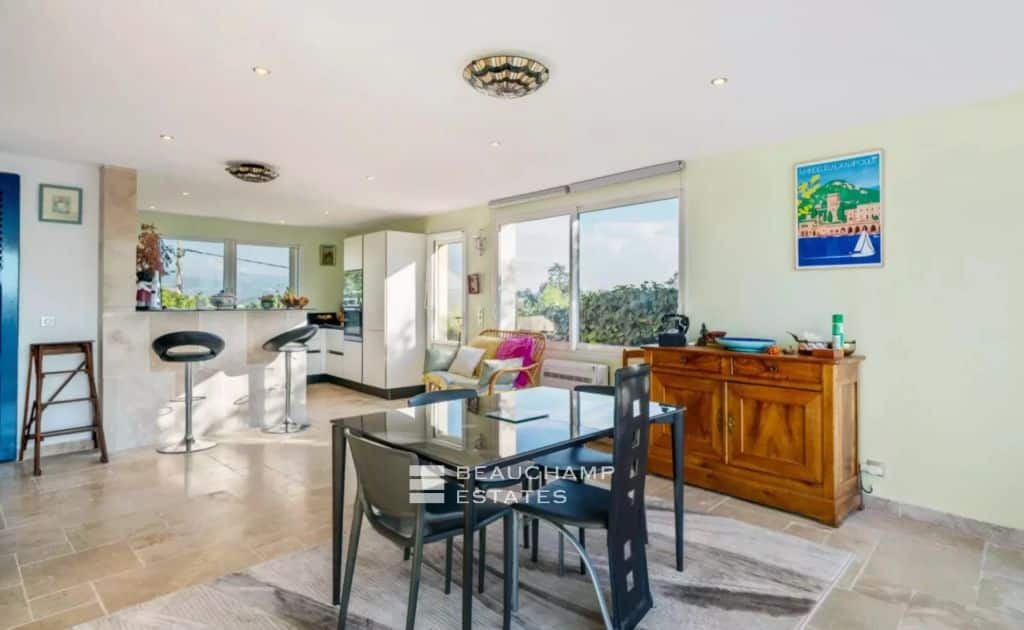 Elegant Residence with Sea Views on the Heights of Mandelieu-la-Napoule