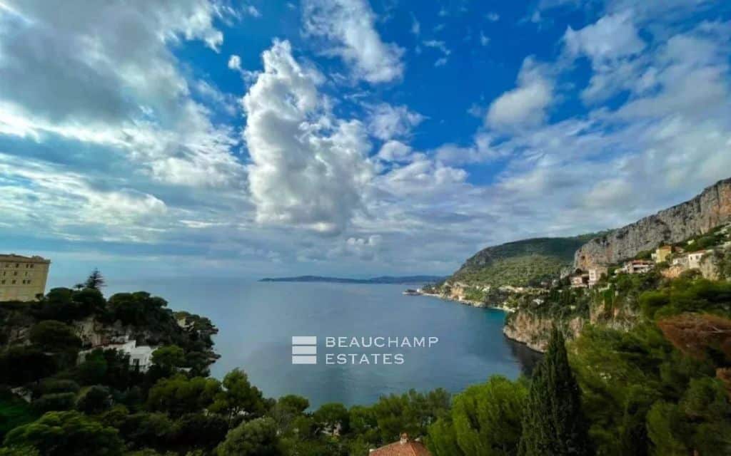 Elegant Sea View Apartment