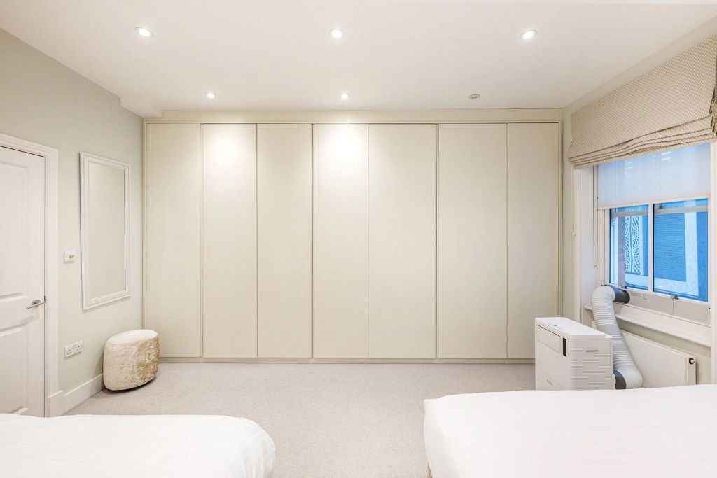 Elegant triplex maisonette on North Row